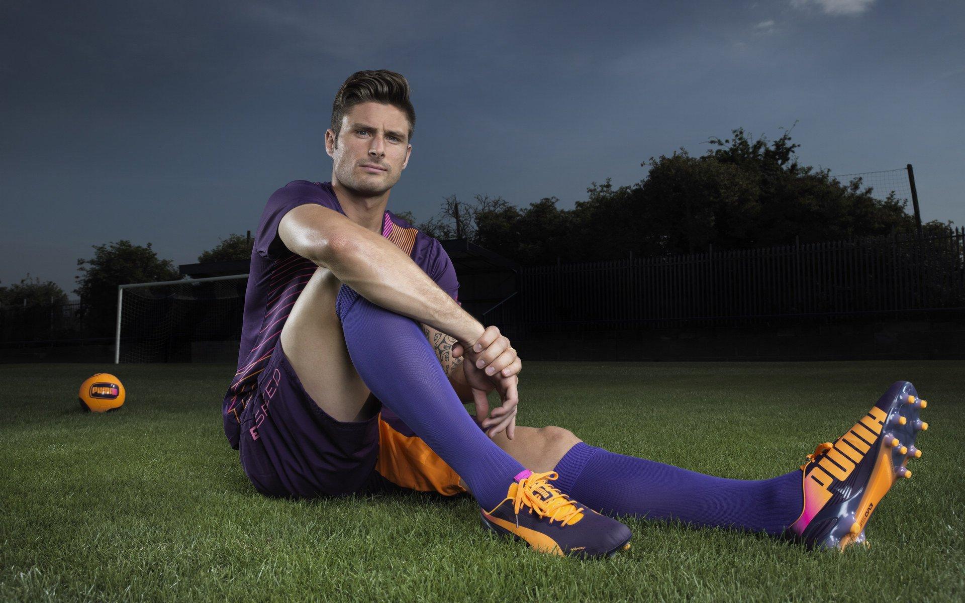 执教海运联三十三载创世界纪录 英国足坛传奇教练罗利-霍华德逝世